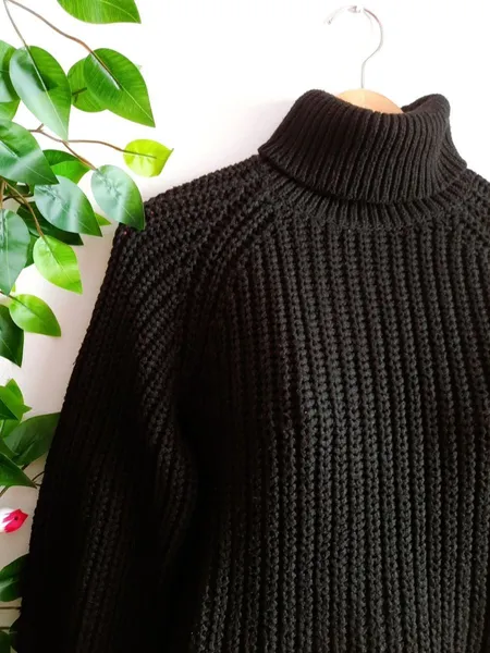 suéter de tricô gola alta preto shein