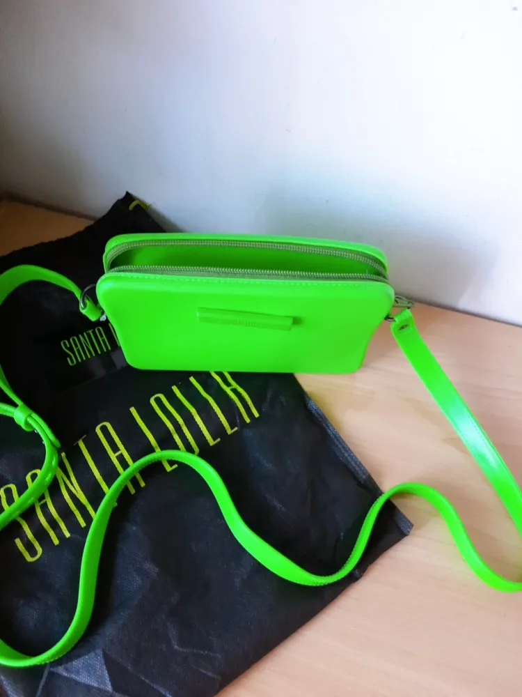 bolsa transversal verde neon santa lolla