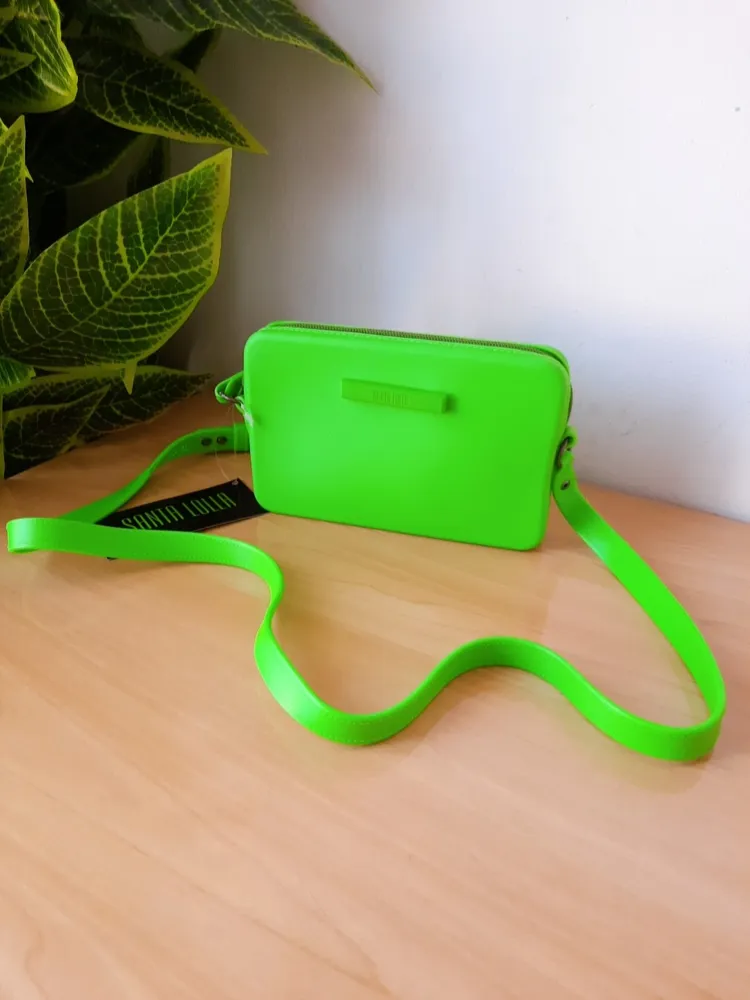 bolsa transversal verde neon santa lolla