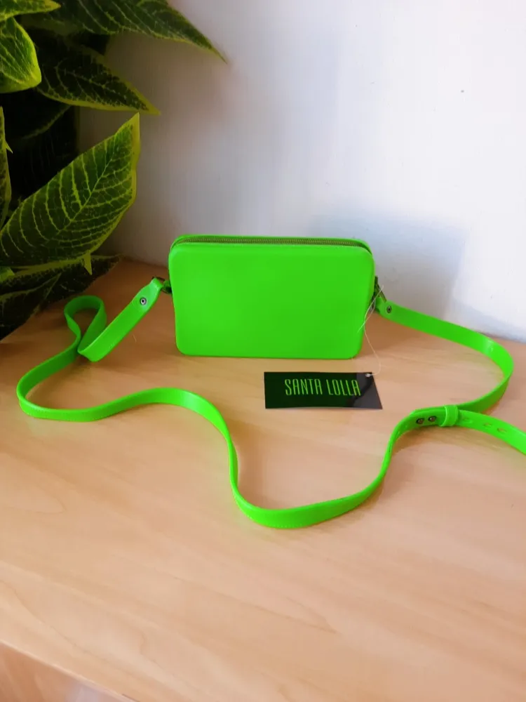 bolsa transversal verde neon santa lolla