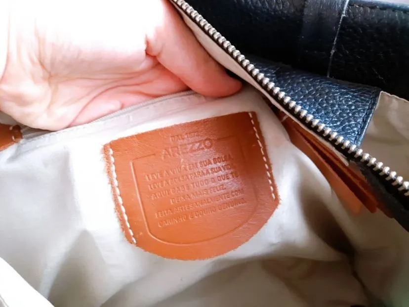 bolsa tote arezzo preta grande