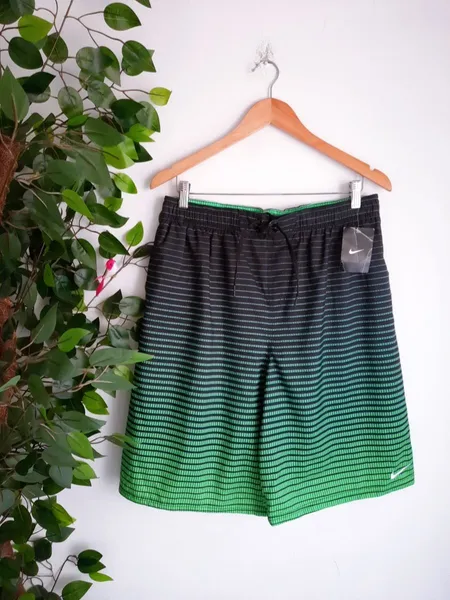 bermuda masculina listras preto e verde nike