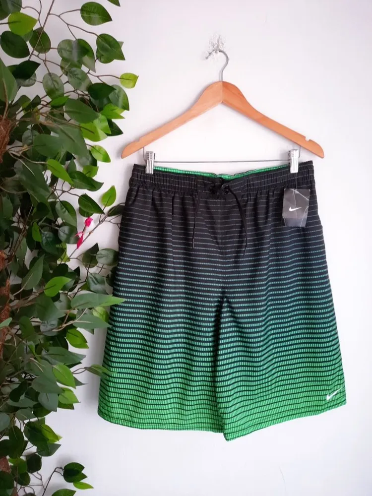 bermuda masculina listras preto e verde nike