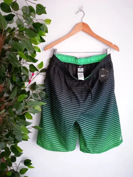 bermuda masculina listras preto e verde nike