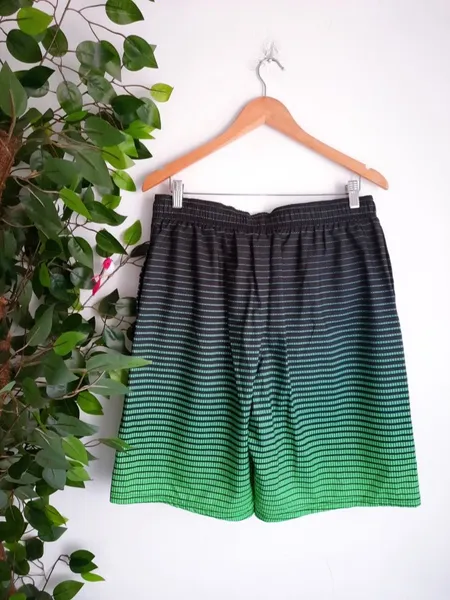 bermuda masculina listras preto e verde nike