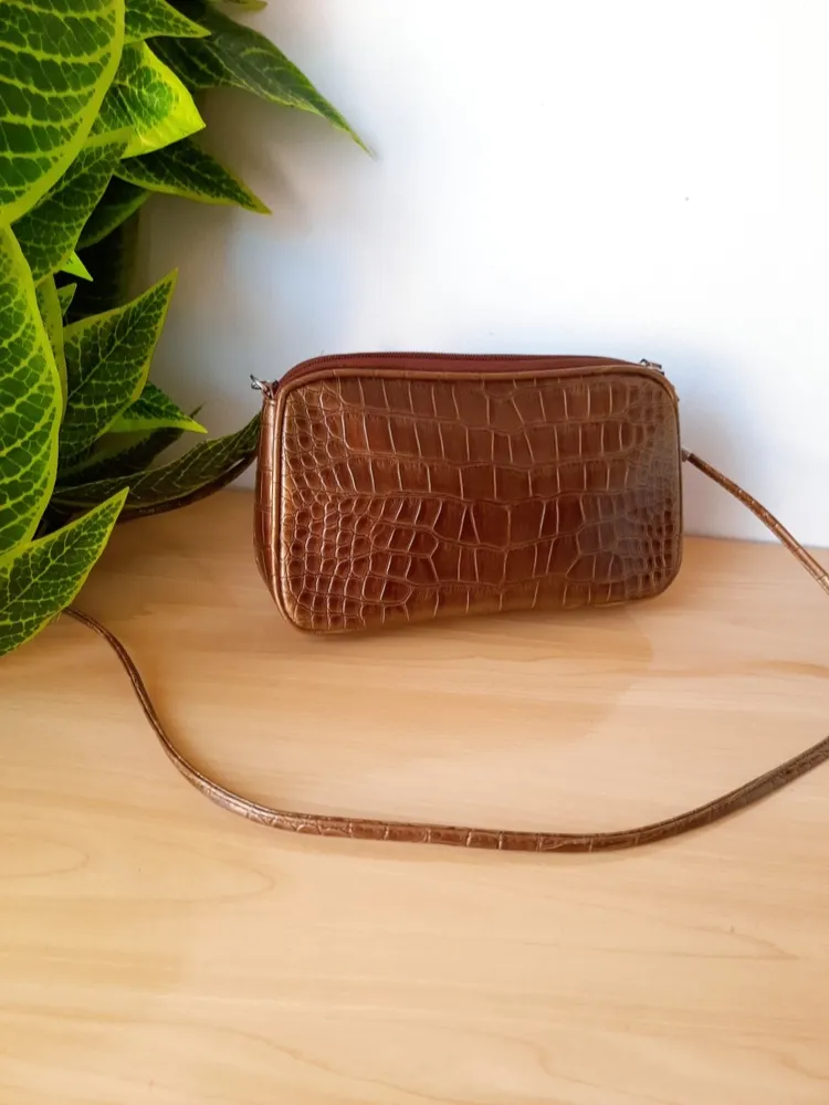 bolsa tiracolo croco marrom