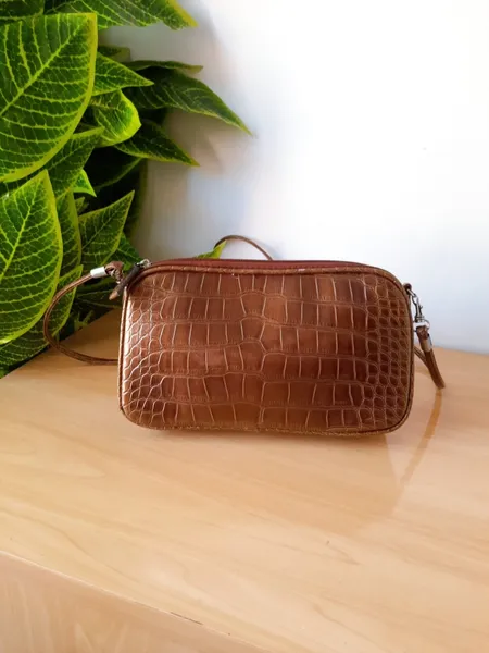 bolsa tiracolo croco marrom