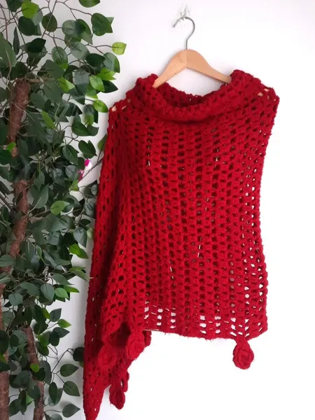 poncho de lã assimétrico vermelho