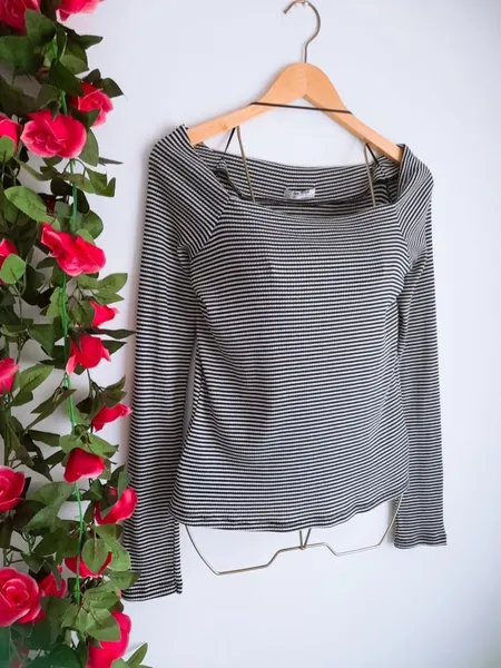 blusa preto e branco listrado zara