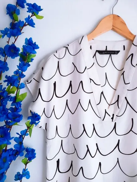 blusa branca estampada zara
