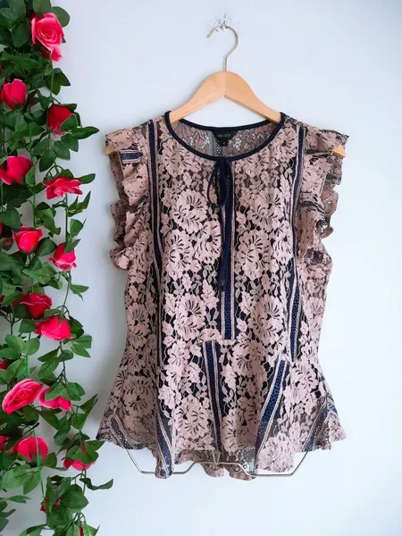 blusa bordada peplum azul com rosa yessica