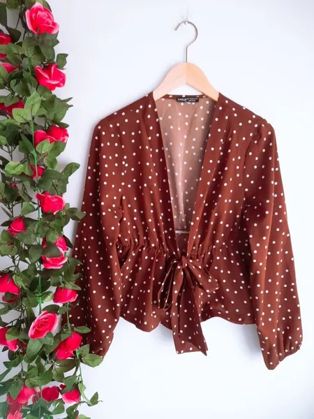 blusa poá com amarração shein m