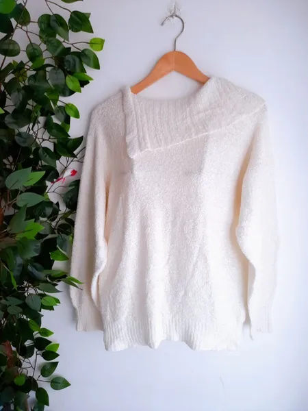 suéter de tricô off white