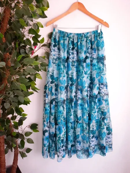saia longa floral azul