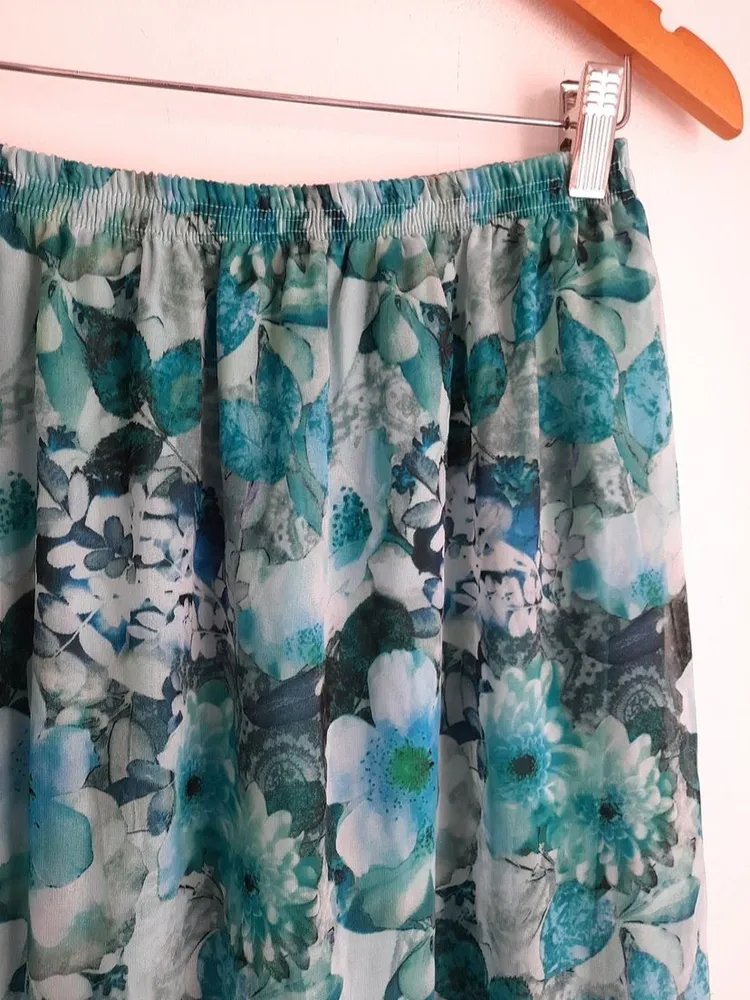 saia longa floral azul