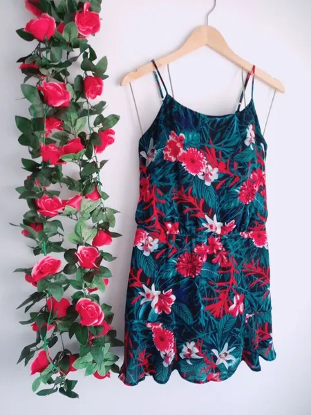 vestido floral estampado clock house