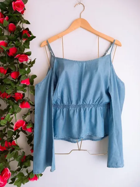 blusa jeans azul ombro vazados blue steel