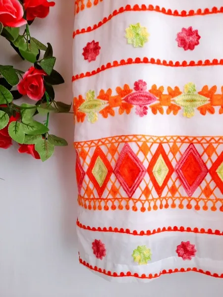 vestido bordado branco talita kume