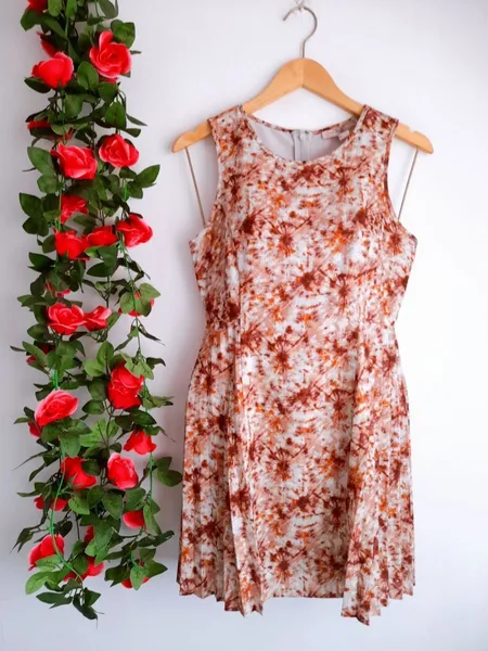 vestido bege plissado forever 21