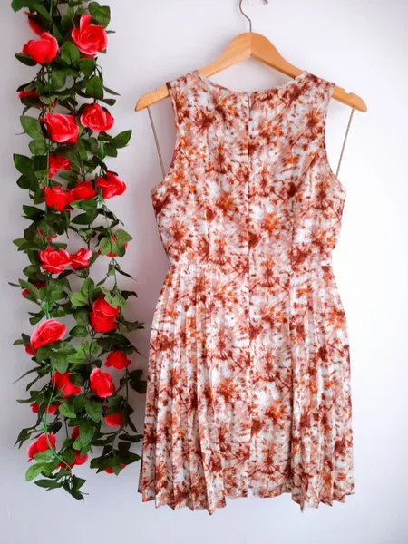 vestido bege plissado forever 21