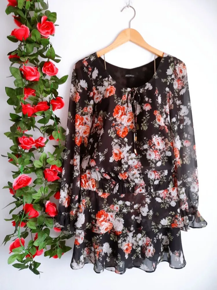 vestido floral preto amíssima