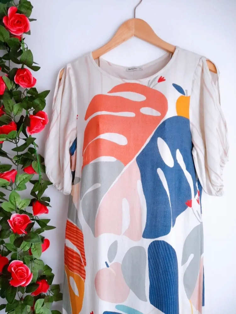 vestido estampado folhagem