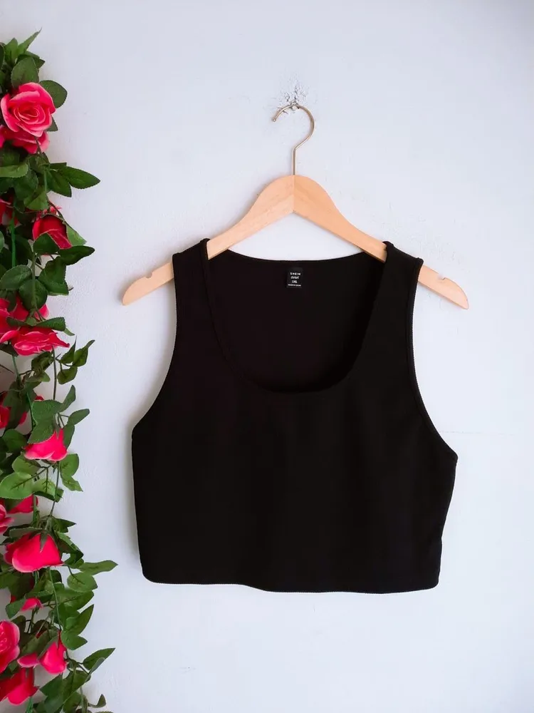 blusa cropped preto shein