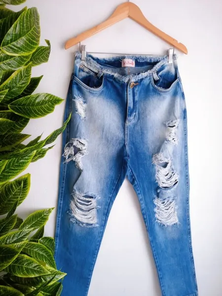 calça jeans mom azul sal e pimenta 42
