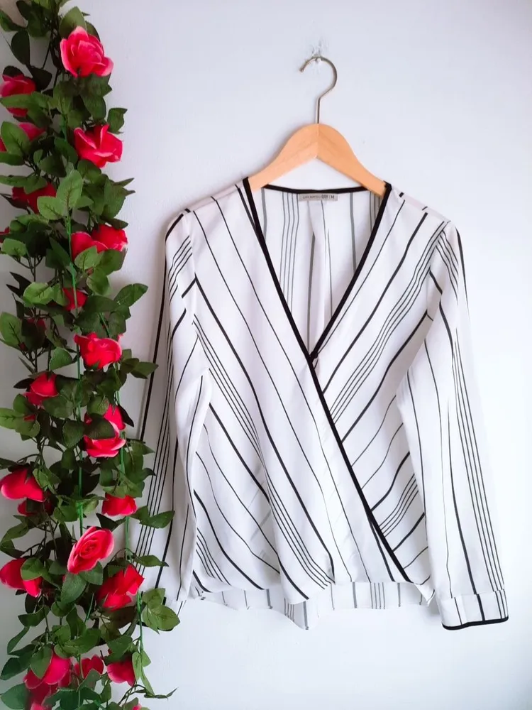 blusa branca listrada luigi bertolli