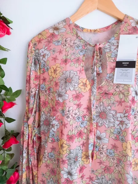blusa em tule floral estampado