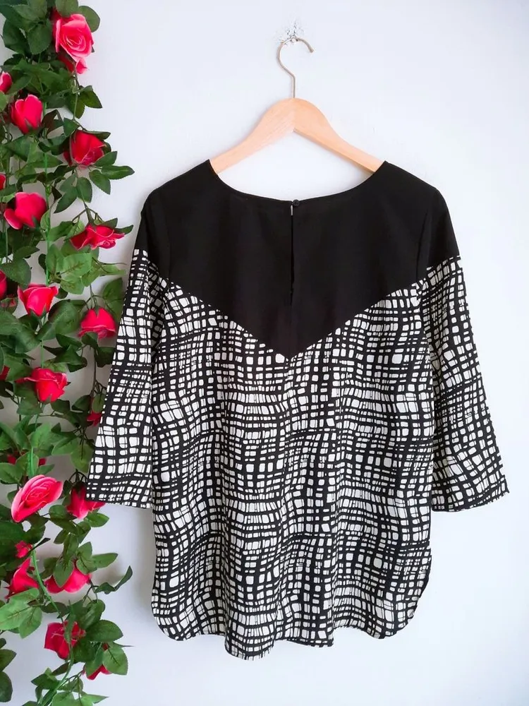 blusa preto e branco quadriculada marisa