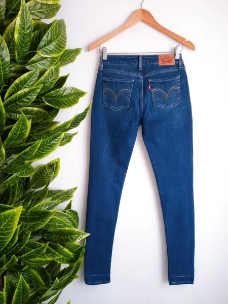 calça jeans levis skinny destroyed 38