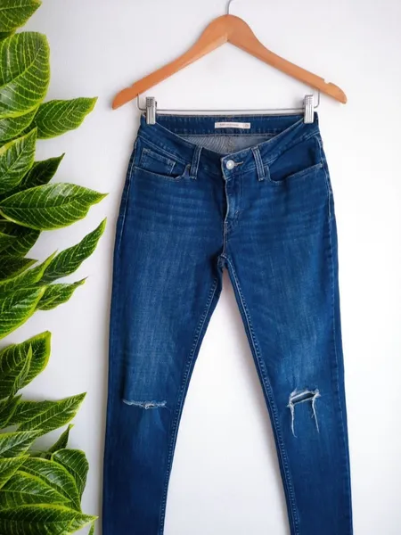 calça jeans levis skinny destroyed 38