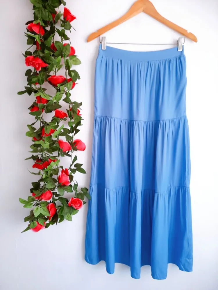 conjunto cropped e saia longa azul shein