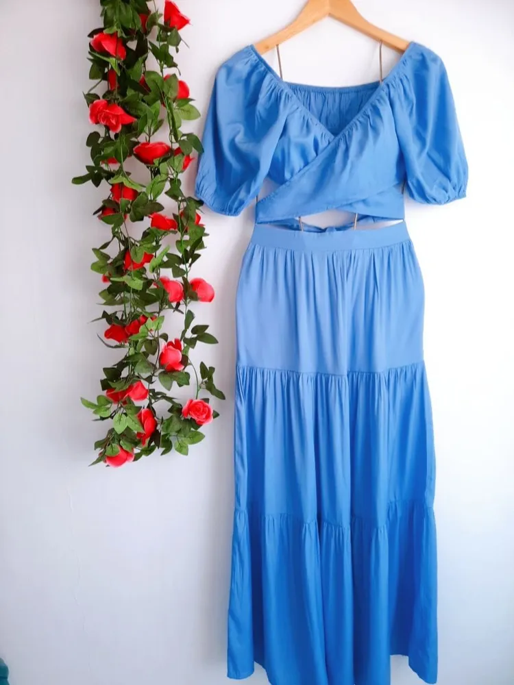 conjunto cropped e saia longa azul shein