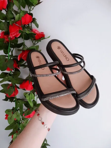 sandália papete flatform tiras com strass preto via uno