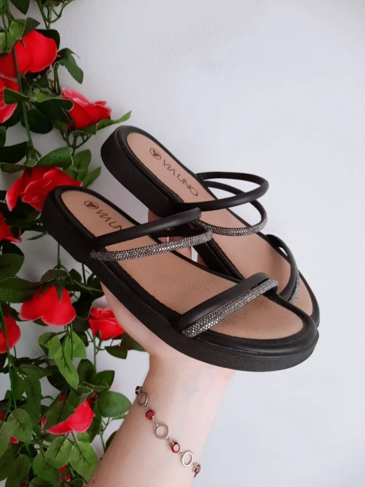 sandália papete flatform tiras com strass preto via uno