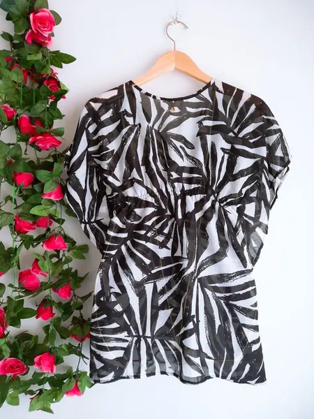 blusa kafta preto e branco