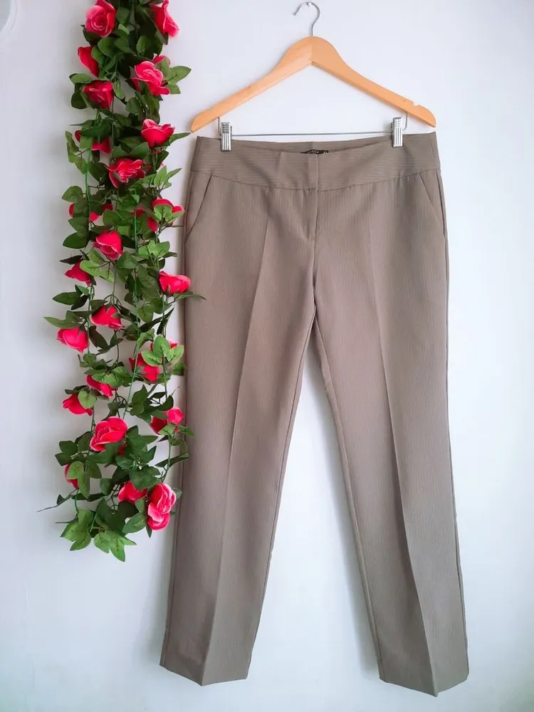 calça alfaiataria bege risca de giz yessica city 42