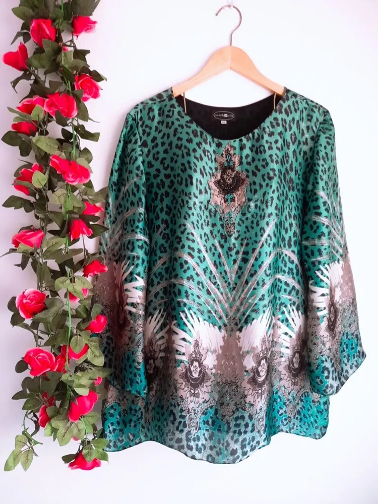 blusa indiana verde com aplicações gg