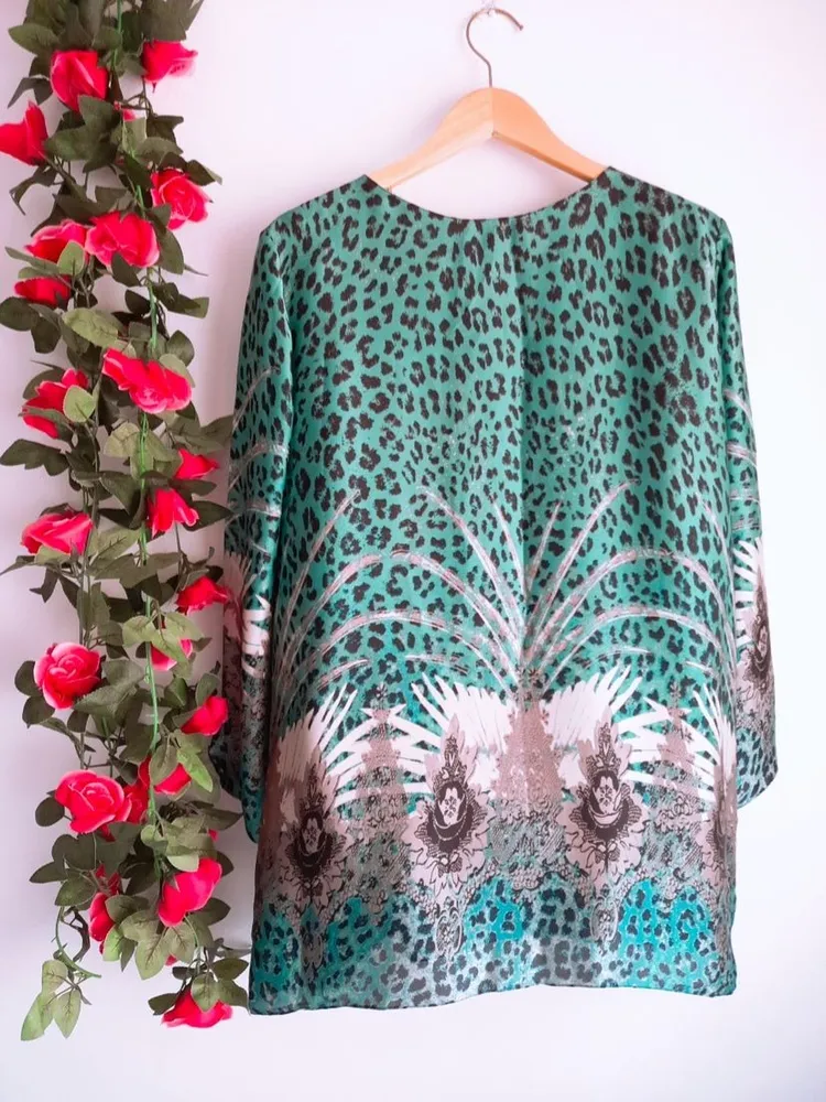 blusa indiana verde com aplicações gg