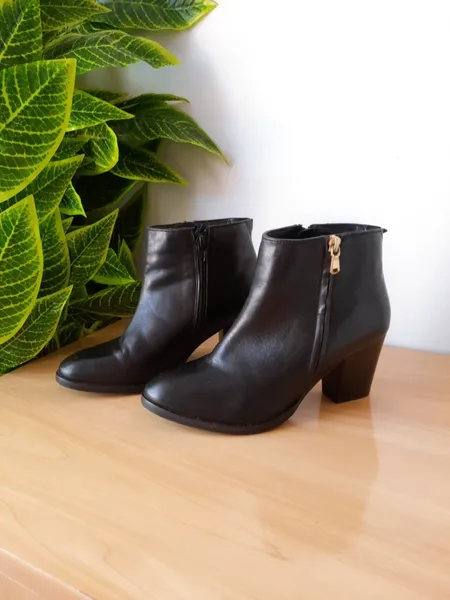 bota em couro legítimo cano curto preta dune london