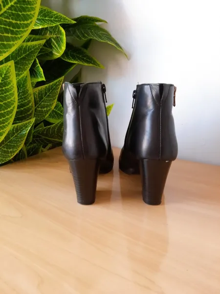 bota em couro legítimo cano curto preta dune london