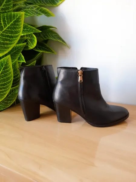 bota em couro legítimo cano curto preta dune london