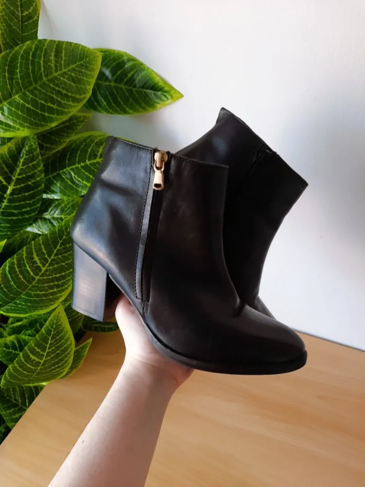 bota em couro legítimo cano curto preta dune london