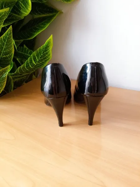 sapato scarpin verniz preto mr cat 36