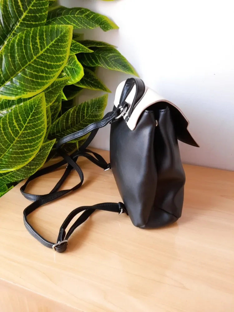 bolsa mochila preta com off-white miniso
