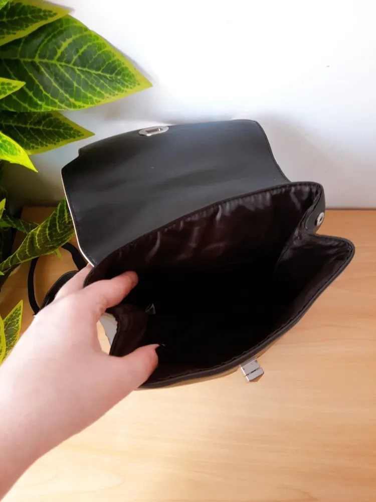 bolsa mochila preta com off-white miniso