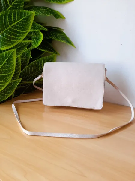 bolsa tiracolo bege forever 21