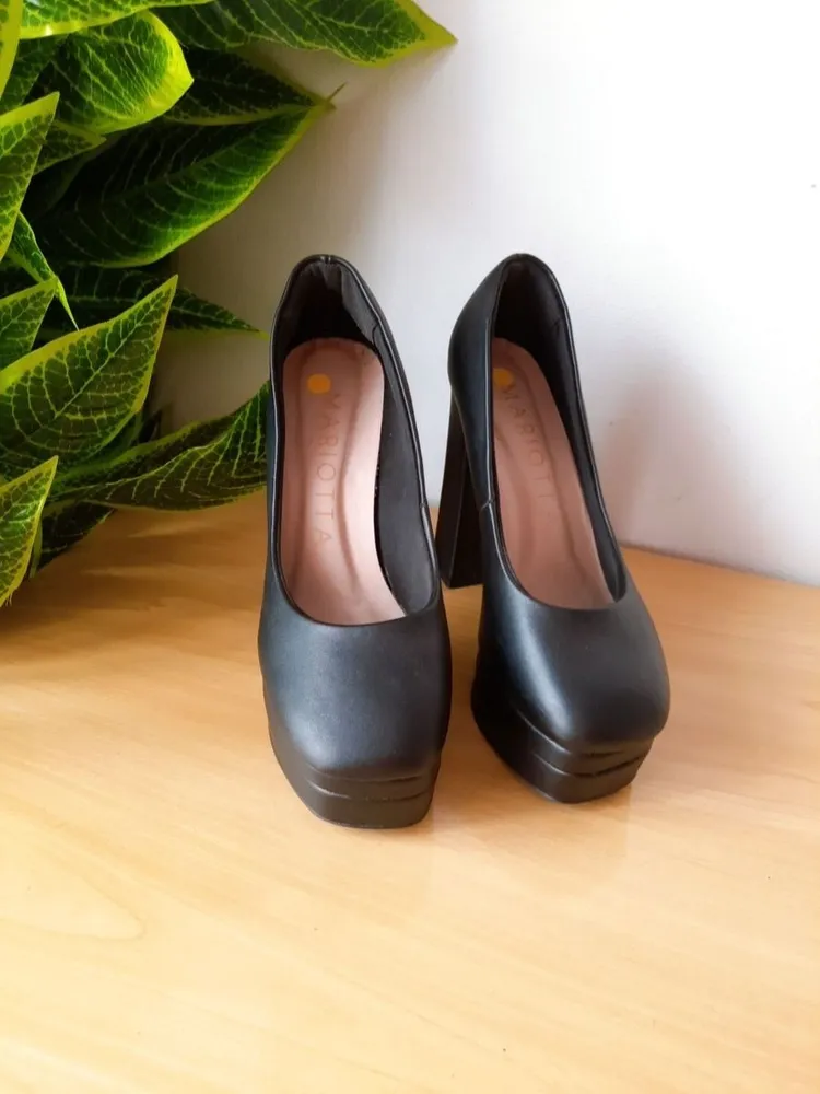sapato preto plataforma mariotta 36